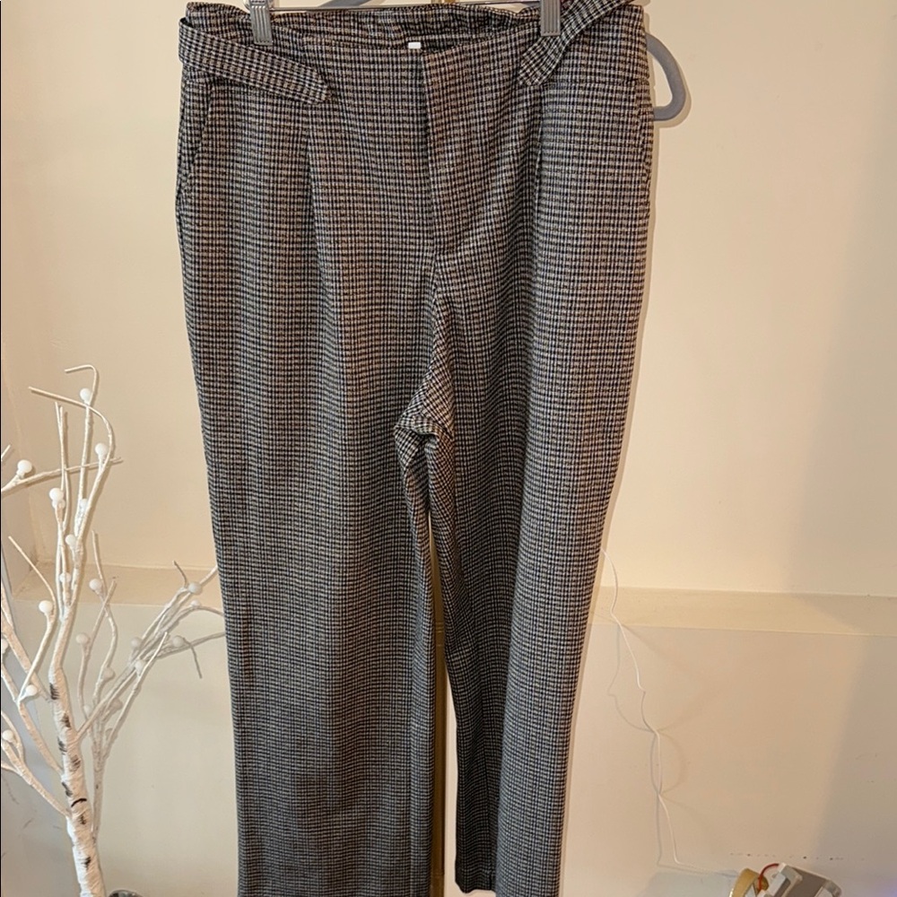 Women’s Classic Gray Checkered Pants